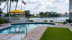 WaterFront 4BR 3B,Intercoastal,Pool,5 min walk 2 beach